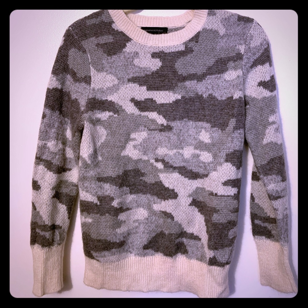 Banana Republic Grey Camo Sweater
